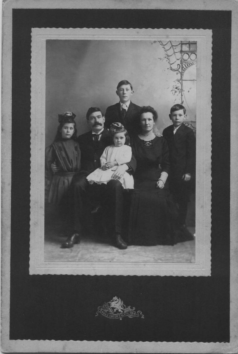 O'Rouark family (c. 1910) LtoR: Allegra Catherine, James Edward, Ellen Alexander, Douglas James, Gerald Alexander(back), Elaine (sitting in lap).