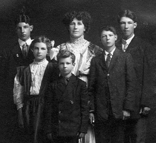 The Vautier family. Back row: Joseph Vautier, Ella Vautier, George Vautier: front: Anna Mary Marguerita Vautier, Percy Vautier, Eddie Vautier